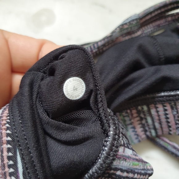 Lululemon Energy Bra tribal pace - Picture 6 of 8